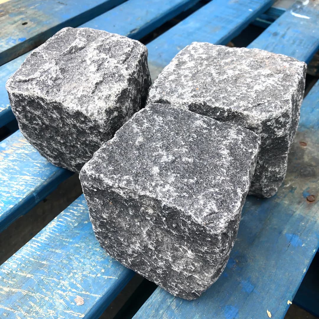 Black Cobble Cubes (4x4x4)